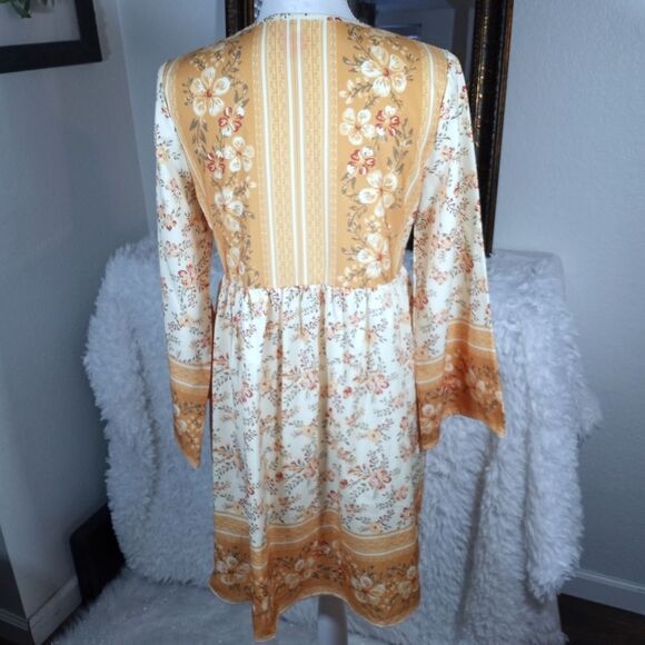 YELLOW FLORAL BOHO-INSPIRED DRESS SZ.S & L AVAILABLE NWOT - Picture 6 of 7